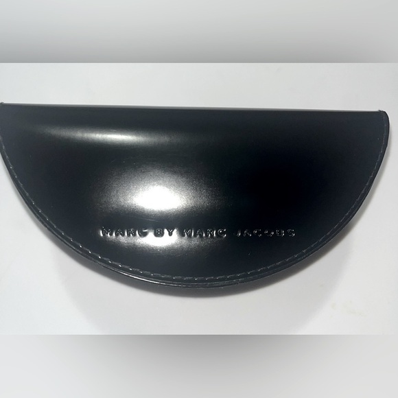 Marc by Marc Jacobs Black Patent Leather Sunglasses Case - Picture 3 of 10
